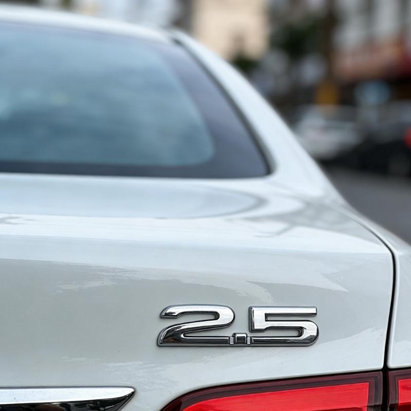 Auto Emblem Plakette Aufkleber 3D ABS 2.0 2.5 Geformter Aufkleber Kotflügel Emblem Heckklappe Plakette Aufkleber Auto Zubehör