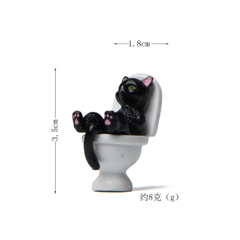 5 Pcs/set Animal Cats Lying On Closestool Toilet PVC Model Miniature Crafts Micro Landscape Home Garden Decor