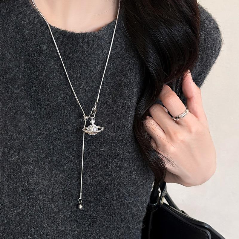 Nieuwe Parel Saturnus Hanger Ketting Premium Trekkoord Verstelbaar Herfst en Winter Accessoires Premium Trui Ketting