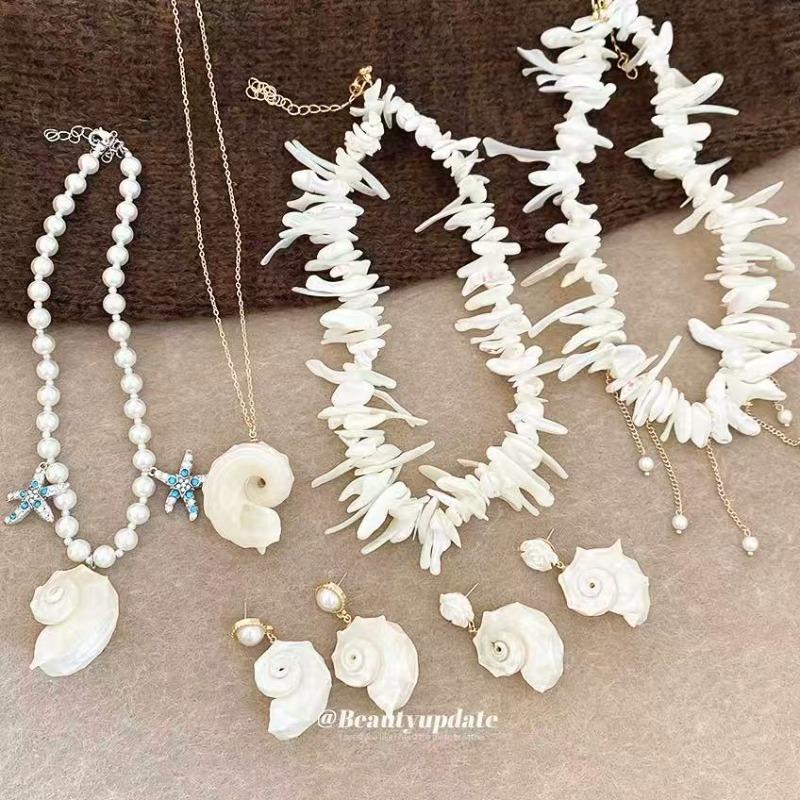 Bohemian shell pearl necklace earrings set, new holiday style niche design jewelry women