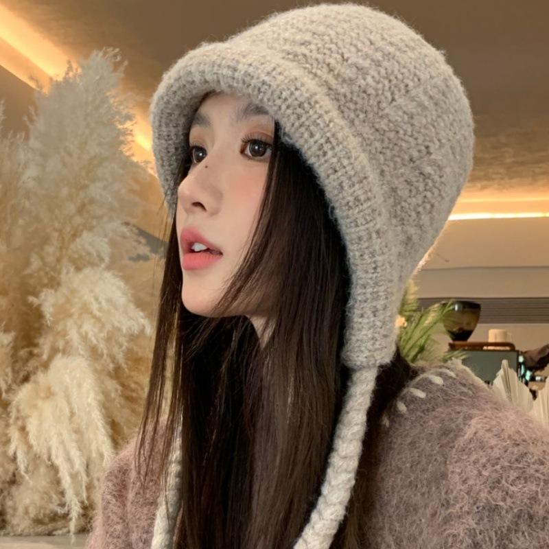 Sweet and versatile rolled-brim wool hat for women, big head circumference showing face in autumn and winter, small pullover hat, outdoor cold-proof