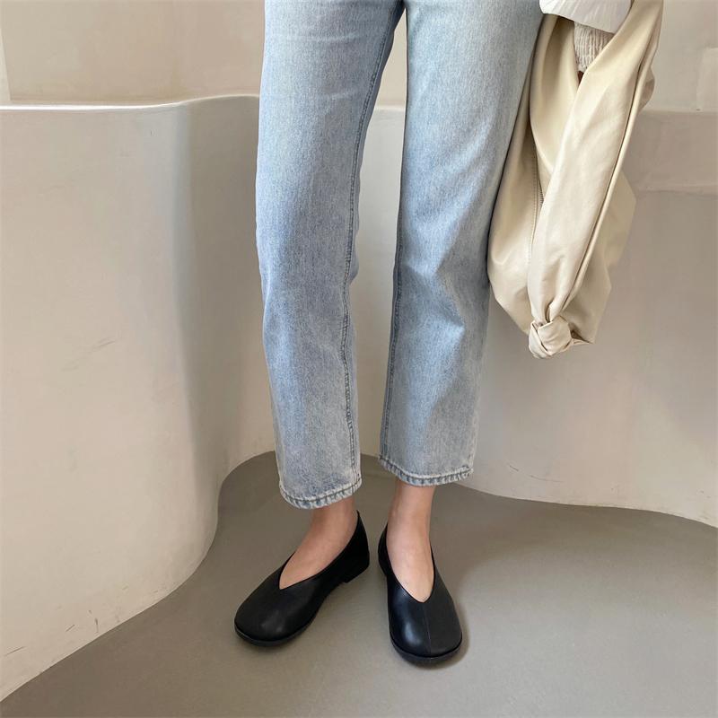 Fashion Retro Round Toe Loafers Women Solid Leather Flats Shallow V-Open Boat Mocasines Femmes Comfy Slip On Daily Walking Shoes Ladies