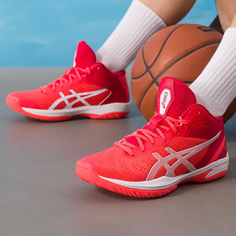 Asics Men s Mid-Top Basketball & Hiking Shoes 1063A090 9.5