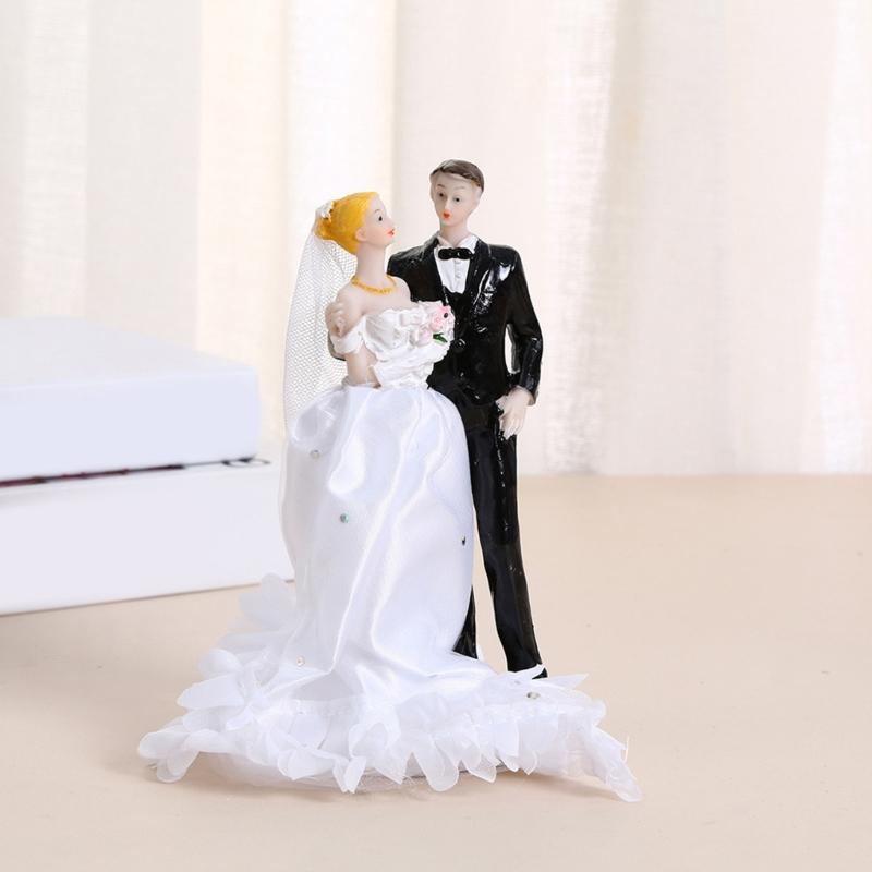 Resin Couple Figurine Wedding Cake Decoration For Anniversary Party Durable Friendly Home Display