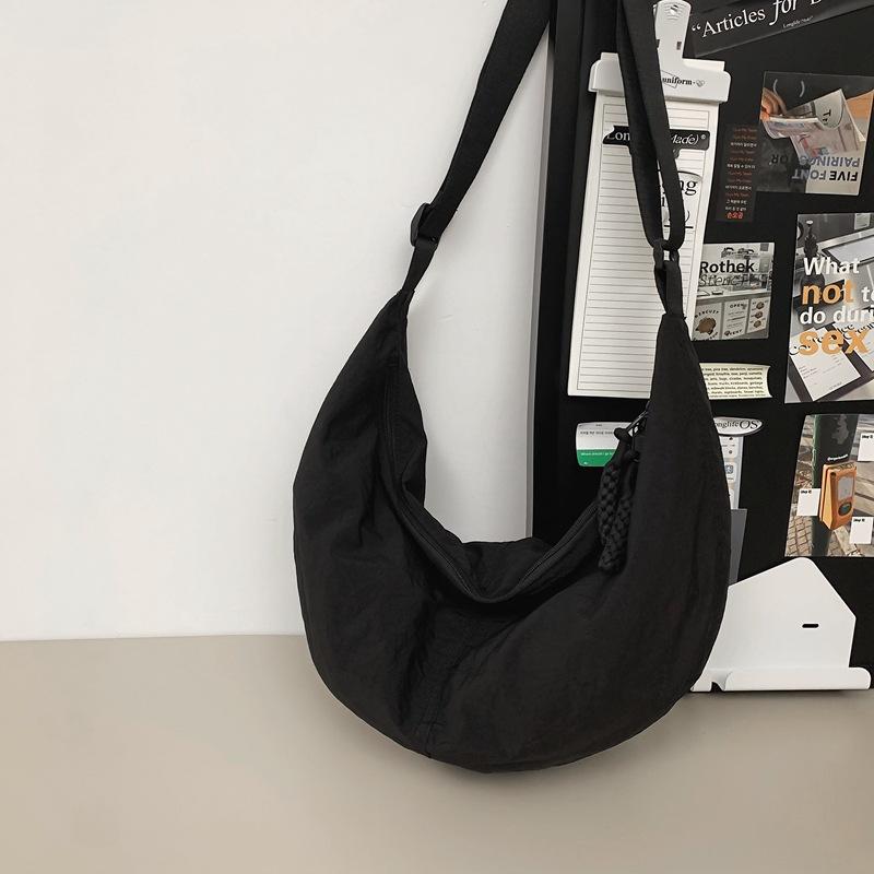 

Travel new niche design, minimalist lazy and lightweight nylon dumpling bag, versatile large-capacity one-shoulder crossbody bag чорний