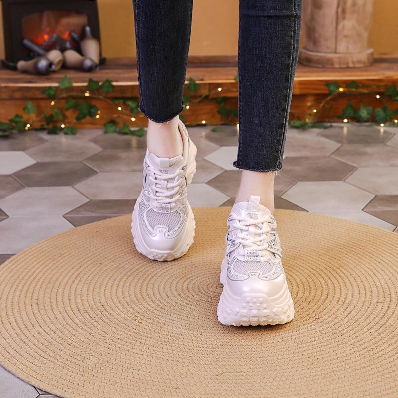 Dad Shoes Women's Summer and Autumn 2025 New Round Head Thick Sole Inner Height Increase Leather Women's Versatile Casual Sports Shoes