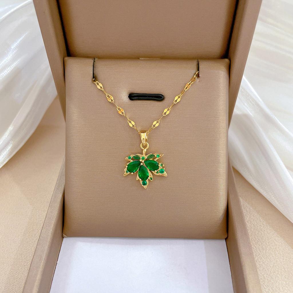 Elegant Maple Leaf Pendant Necklace With Green Inlay for Fashionable Women Seek Nature Inspire Jewelry Statement Pieces