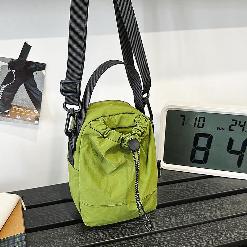 

Сумка для мобильного телефона Функциональный ветер Универсальный дизайн со шнурком Спортивная портативная сумка-мессенджер Женская сумка для чайника Женская сумка через плечо зелёный