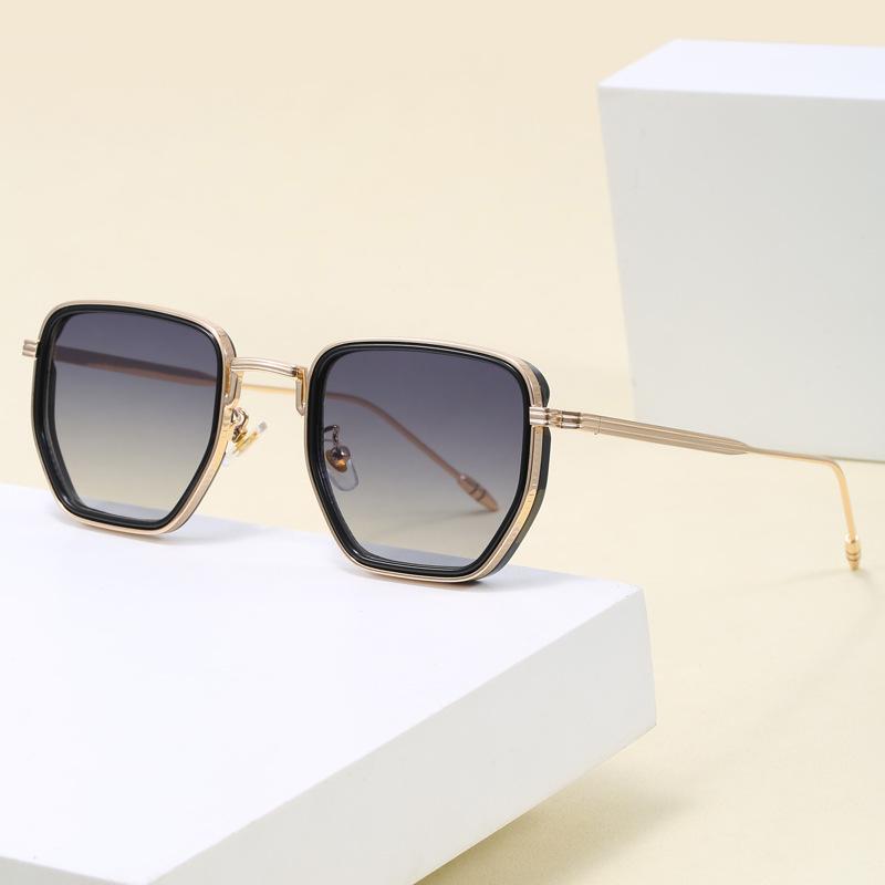 Latest Advanced Large Framed Square Sun Glasses Trendy Alloy UV400 Protection For All Genders Glasses Beach Travel Ultraviolet-proof