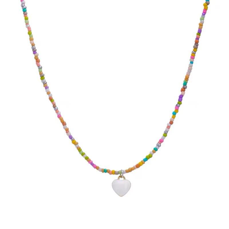 2023 Bonbonfarben Dopamin Liebe Perlenkette: Trendiges, vielseitiges, schickes Schlüsselbein-Accessoire für Frauen