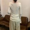 {Six wool} Pure desire V-neck solid color knitted sweater long-sleeved women's autumn and winter design sense Slim body and keep warm