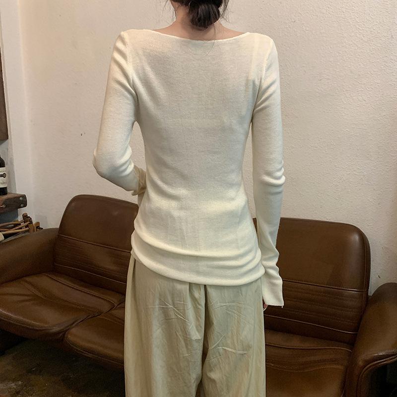 {Six wool} Pure desire V-neck solid color knitted sweater long-sleeved women's autumn and winter design sense Slim body and keep warm