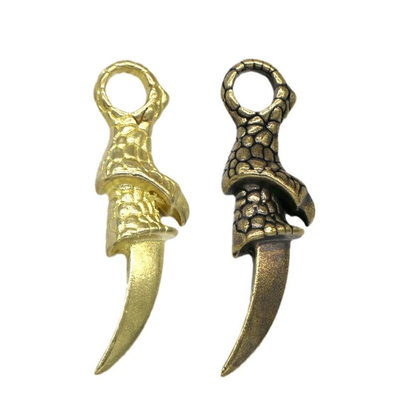 Men's Trendy Copper Dragon Claw & Wolf Tooth Keychain Pendant – European & American Style
