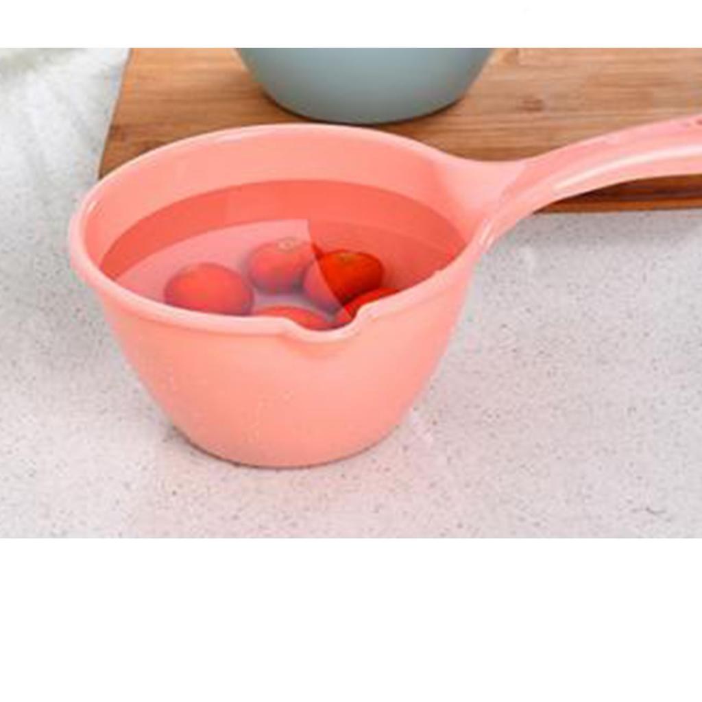 Plastic Water Ladle Bath Ladle Dippers Water Bath Scoop Bathroom Water Scoop Cup Home Essential for Watering Flowers