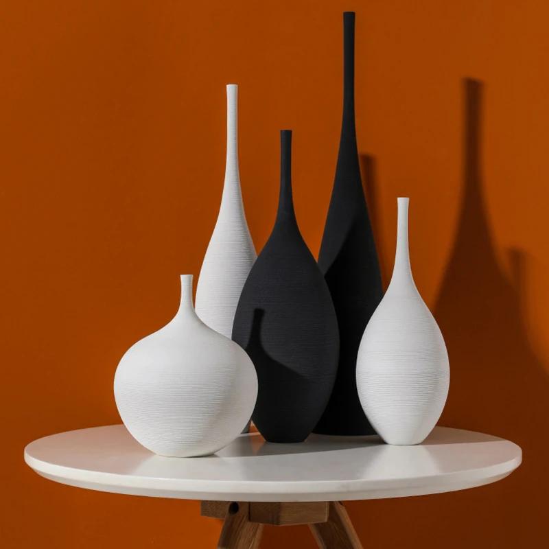 Minimalist El Yapımı Sanat Zen Vazo Seramik Dekorasyon Oturma Odası Model Ev Dekorasyonu Siyah ve Beyaz Sanat Vazo El Çizimi