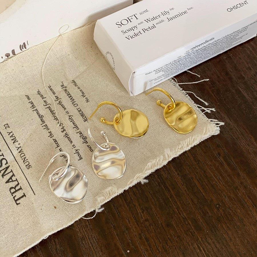 Niche Design Pleated Disc Earrings: Simple, Fashionable, Trendy Round Studs for Women