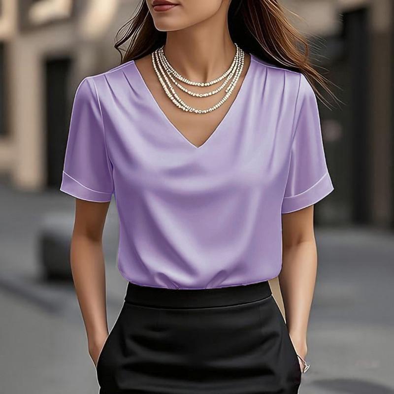 

Women s Elegant Satin Silk V-neck Short Sleeve T-shirt - Spring/Summer 2026 Collection S світло-фіолетового кольору