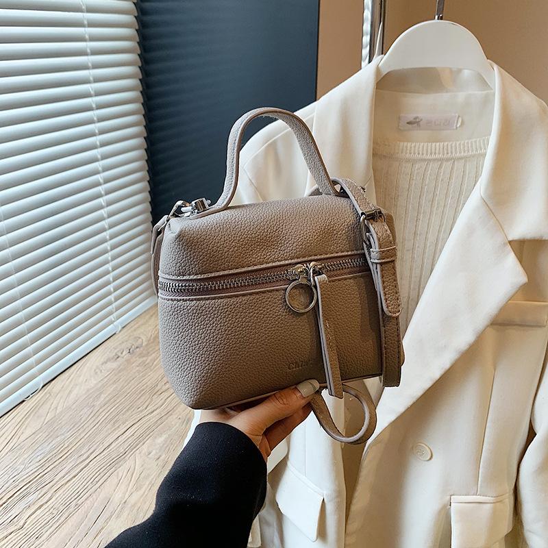 

Маленькая сумка женская нишевая универсальная новая модная сумка-мессенджер повседневная портативная коробка маленькая квадратная сумка