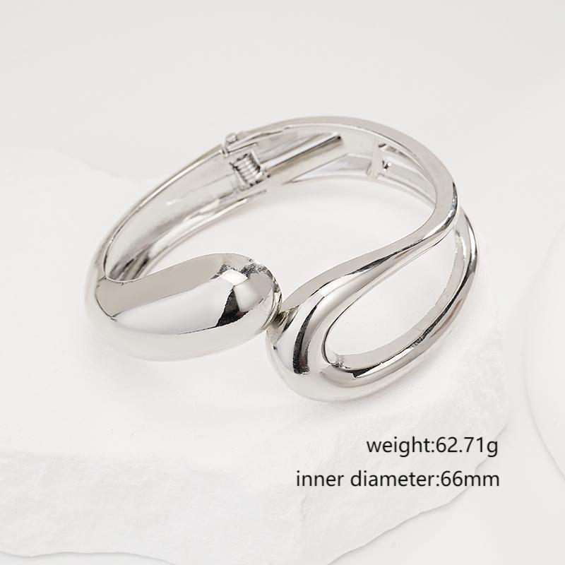 Interlocking Ring Open Bangle - European & American Light Luxury Design for Women