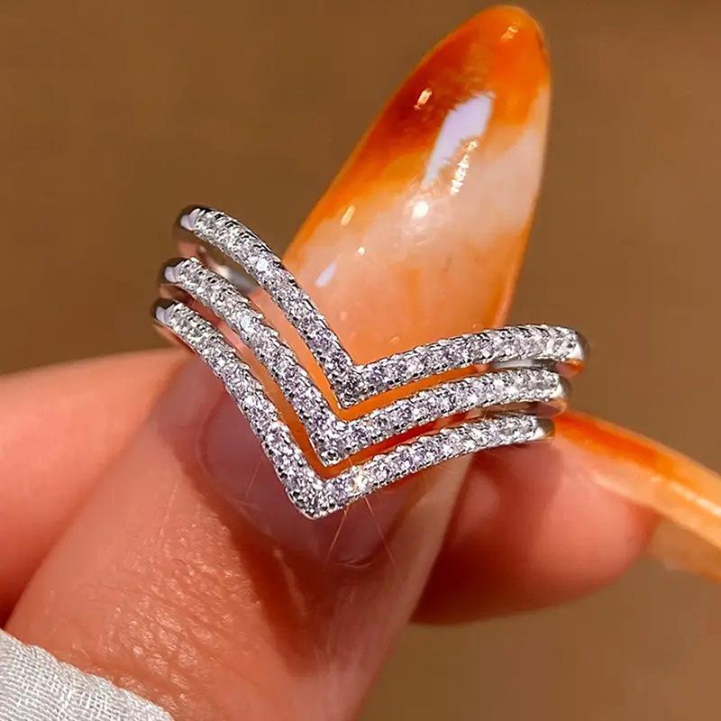 Korean version of lady v-ring woman, three-layer line design accessories, commuter style versatile ins hot-selling jewelry