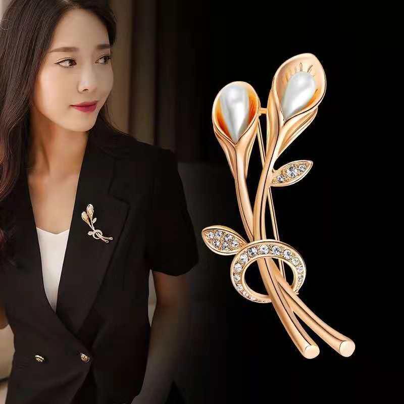 Elegant Luxury Brooch: Versatile and Exquisite Pin for Suit Jackets - Japanese and Korean Inspired Design