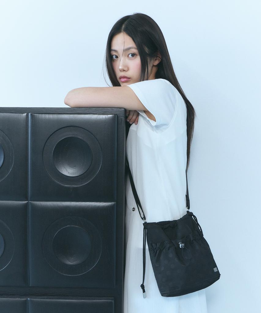 Oart String Mini Cross Bag [Black Dot]