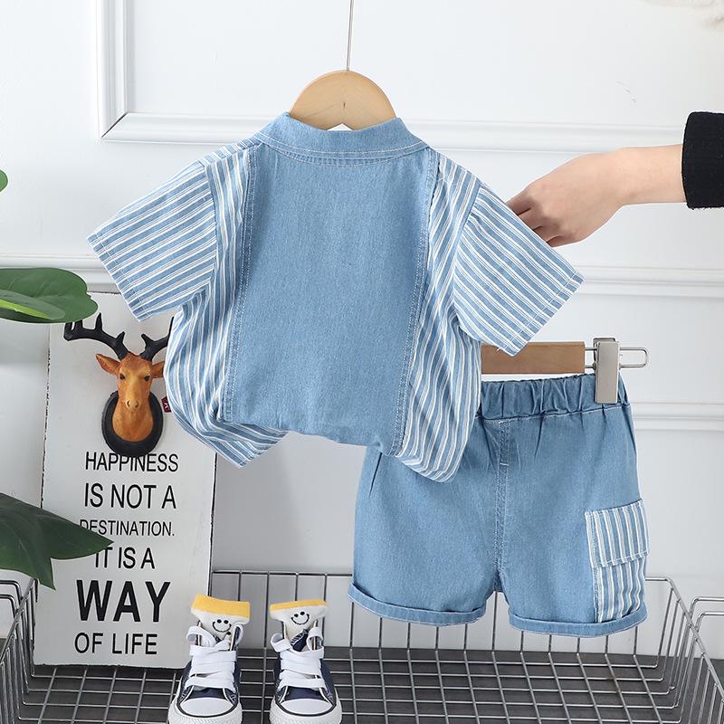 Boys' Vertical Stripe Bear Pocket Short Sleeve Set - Casual Two-Piece Summer Outfit