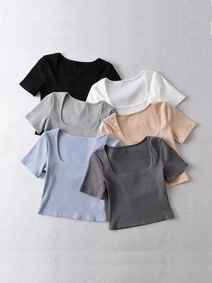 T-shirt corta da donna con scollo quadrato a costine e manica corta