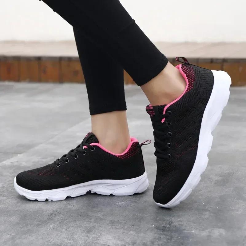 Four Seasons Lightweight High Quality Running Shoes Women Mesh Breathable Sports Jogging Shoes Ladies Soft Flats Casual Sneakers