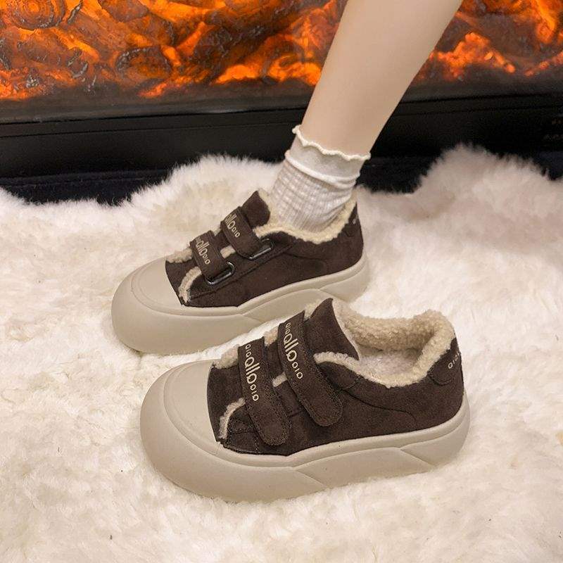 Velcro Sports Board Shoes Women's 2025 Autumn and Winter New Versatile Thick-soled Lightweight Casual Moral Training Shoes Velvet Bread Shoes
