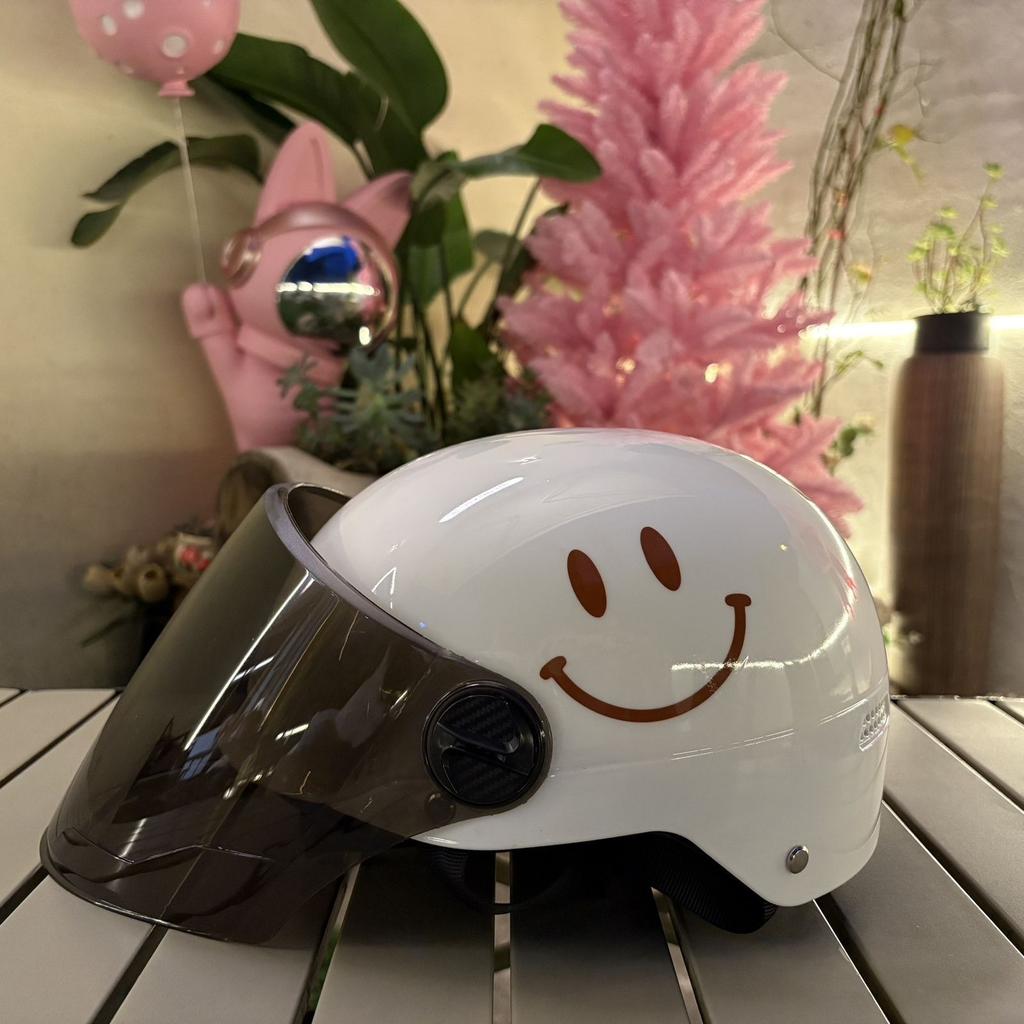 Helmet Electric Car for Men and Women, All Seasons Universal Sun Protection Battery Car Lightweight Summer Hood