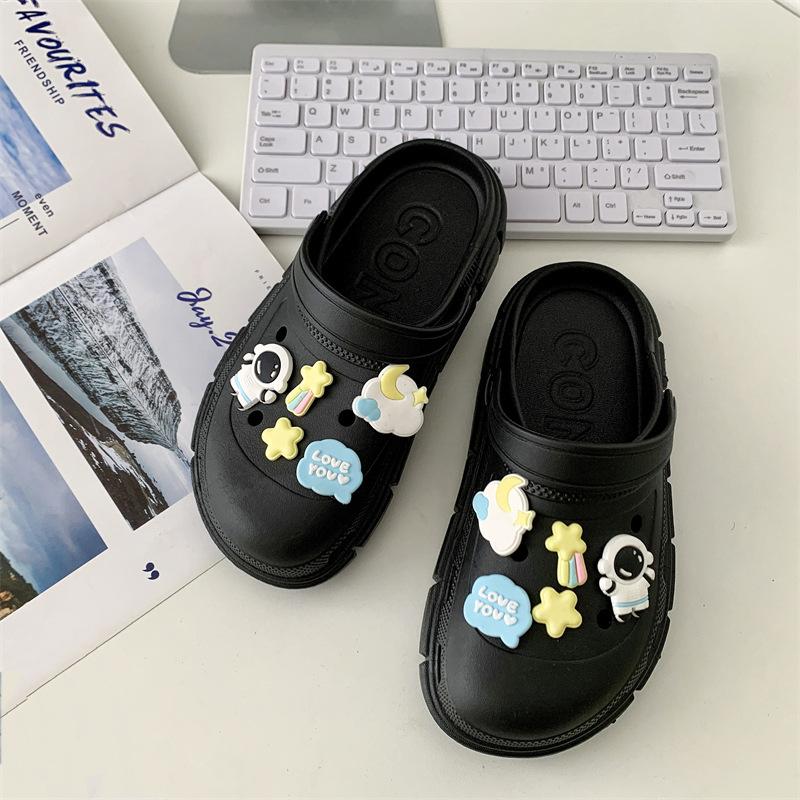 Hole shoes women's 2025 new women's muffin platform beach shoes student bag head wearing sandals