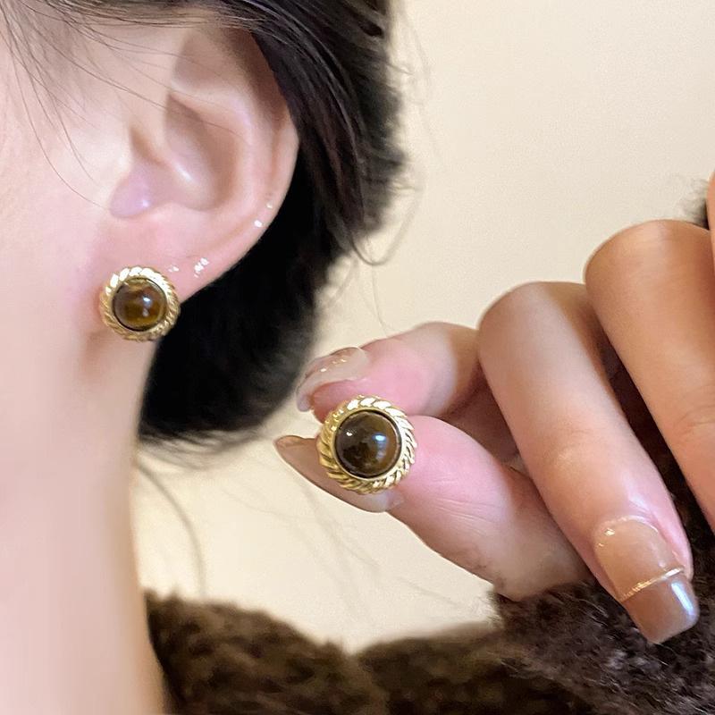 Round Tiger's Eye Stone Earrings Autumn Winter Retro Atmosphere Temperament Fashion Personality Design Women's Versatile Daily Earrings