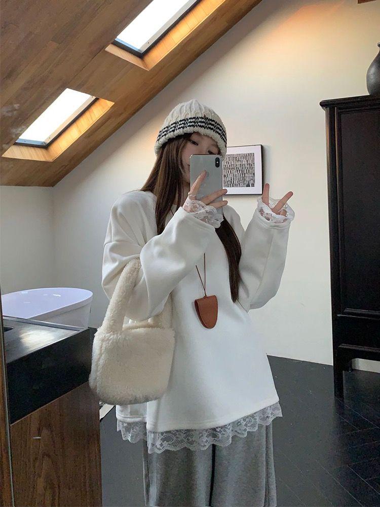 Women's Long-Sleeve Lace Patchwork Velvet T-Shirt - Double-Sided, Slimming, Warm, Autumn/Winter.