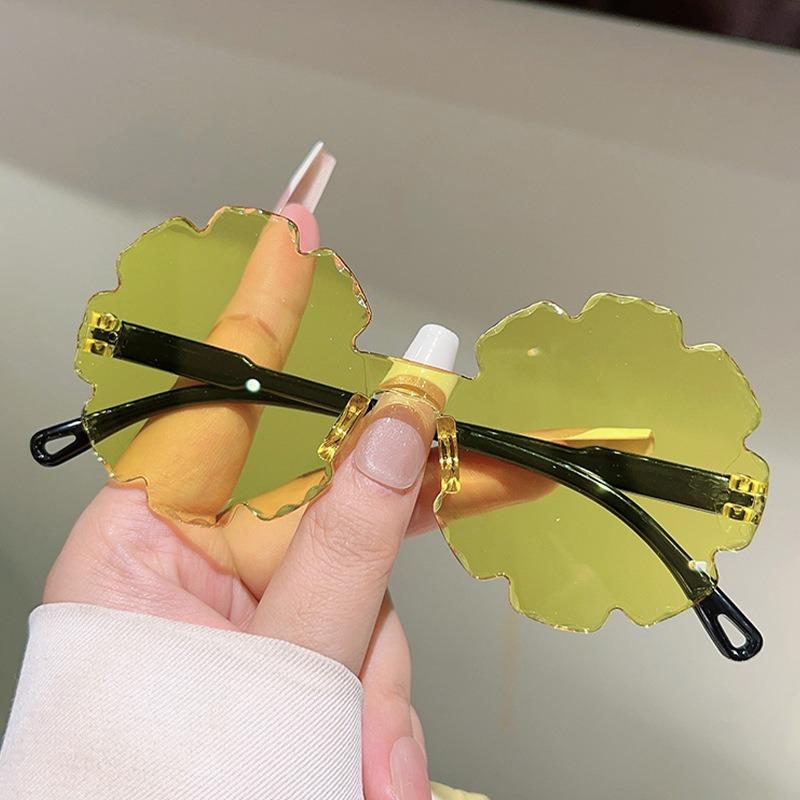 Non-polarized Fashion Rimless Irregular Edge Trimming Cute Flower Cartoon Sunglasses Men Women Outdoors Party Sunscreen Eyeglasses