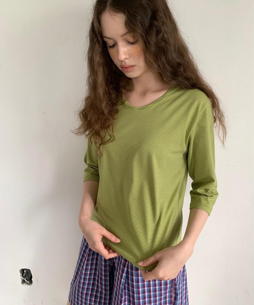 Aepeuteosseommeo V-Neck Stripe Quater T-Shirt (Green)