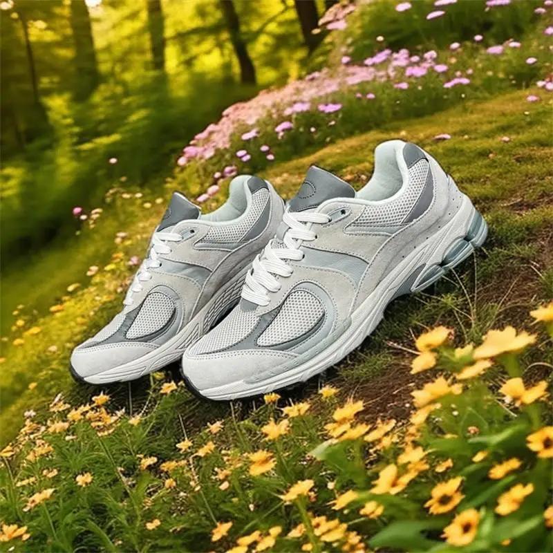 Sneakers Men Casual Breathable Couple Shoes New Sports Shoes Fashionable School Running Shoes Outdoor Skateboarding Shoes