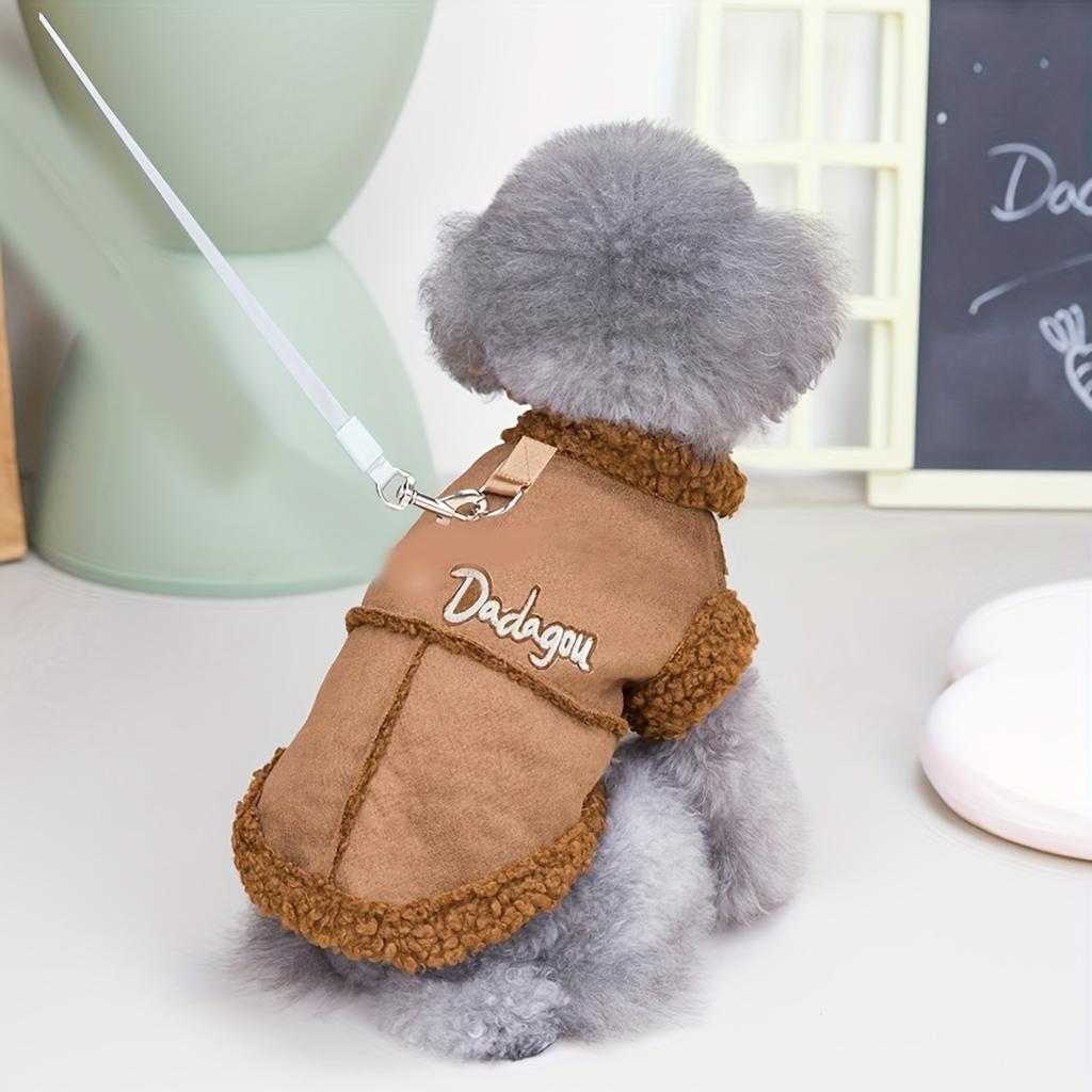 Proteja a su perro pequeño del frío invernal con nuestro chaleco polar para mascotas color melocotón