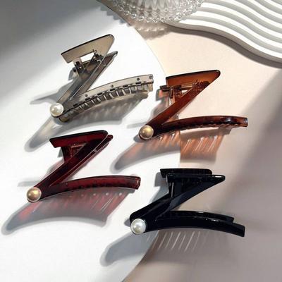 1 Stück Minimalistisch gestaltete Klammer, neue hochwertige Kunststoff-Damenhaarspange, Haarklammer-Haaraccessoire für den Hinterkopf