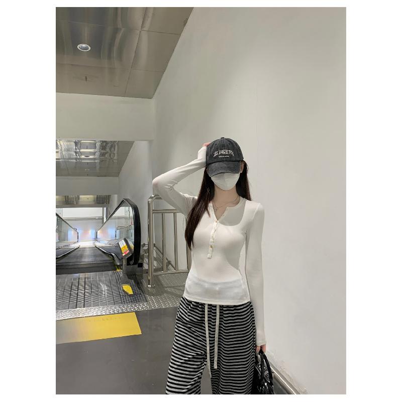 Buttoned half-open collar, regular shoulder, long-sleeve T-shirt for women, 2026 new slim-fit inner top