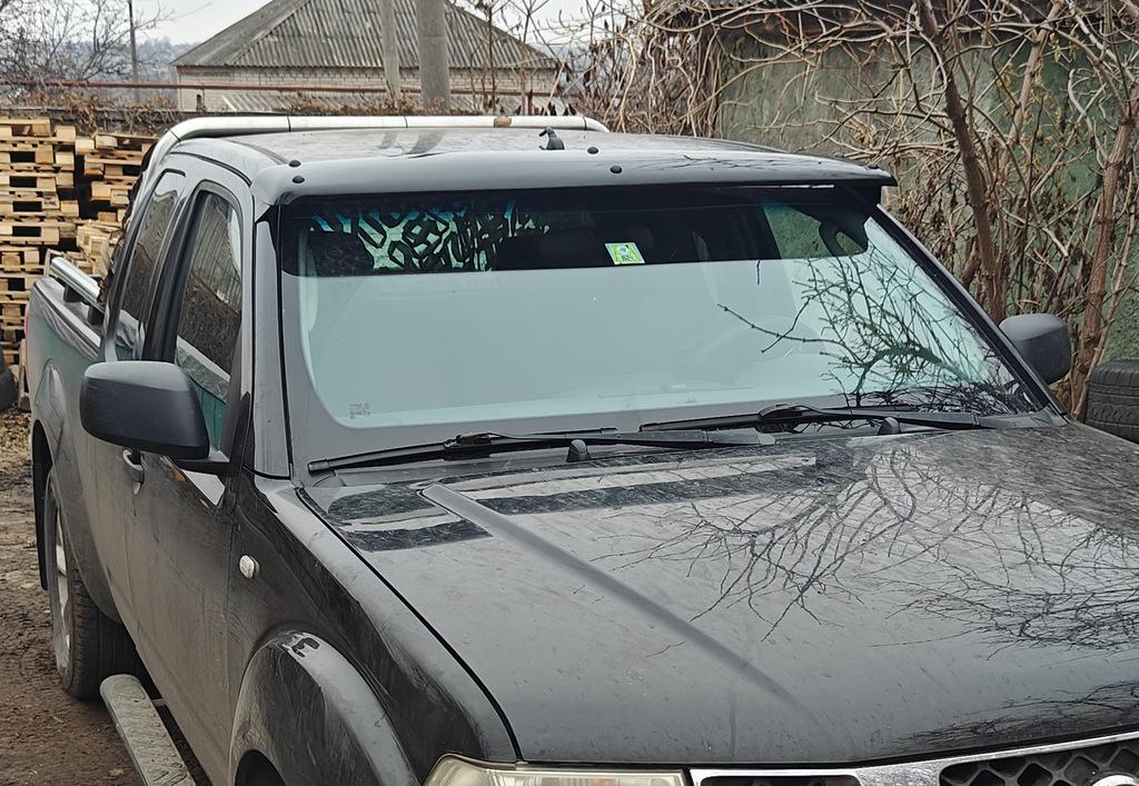 

Козирок на лобове скло (на рамі) для Nissan Navara 2006-2015 рр.