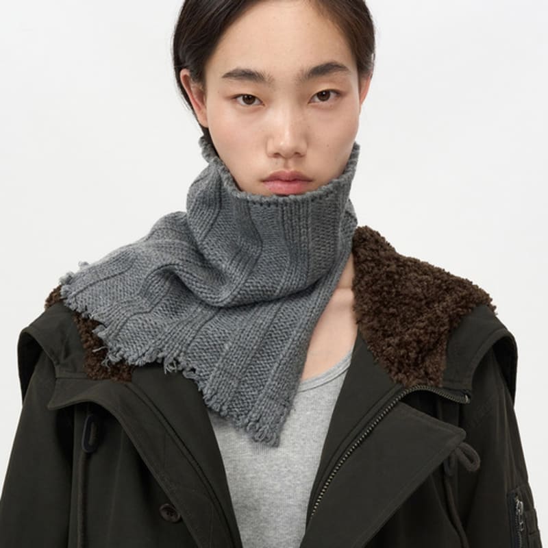 INSILENCE WOMEN Distressed Knit Neck Warmer CHARCOAL
