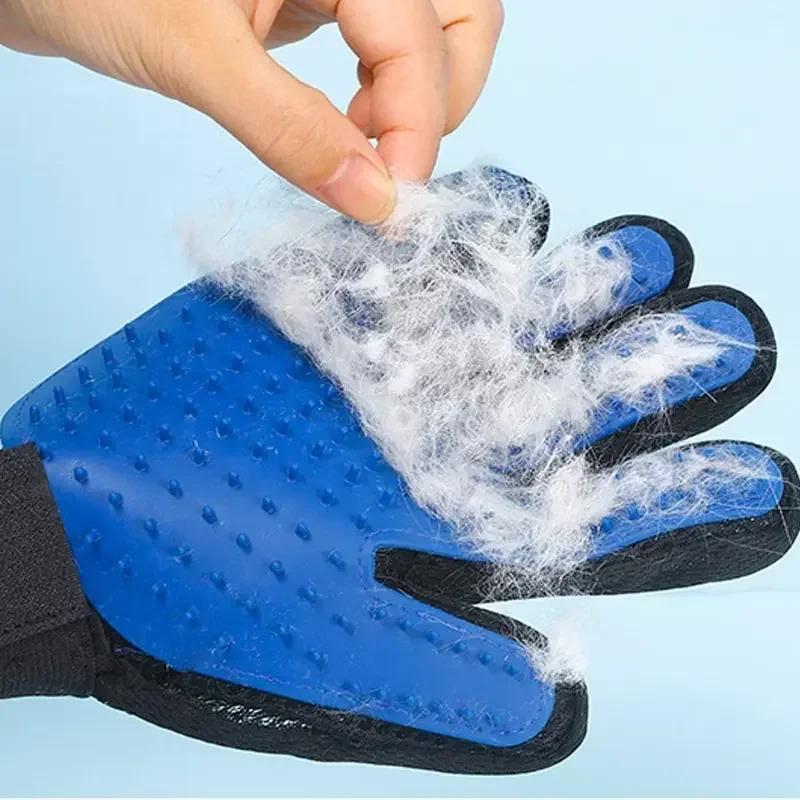 

Ultimate Pet Care Gloves: Silicone Grooming & Massage Tool for Cats & Dogs, Effortless Hair Removal & Bathing Aid