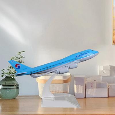 16CM 1:400 B747 Avião Modelo de Brinquedo com Base Estável de Plástico Liga Realista Die-cast Ornamento de Aeronave Crianças Meninos Avião Entusiastas Presente Colecionável