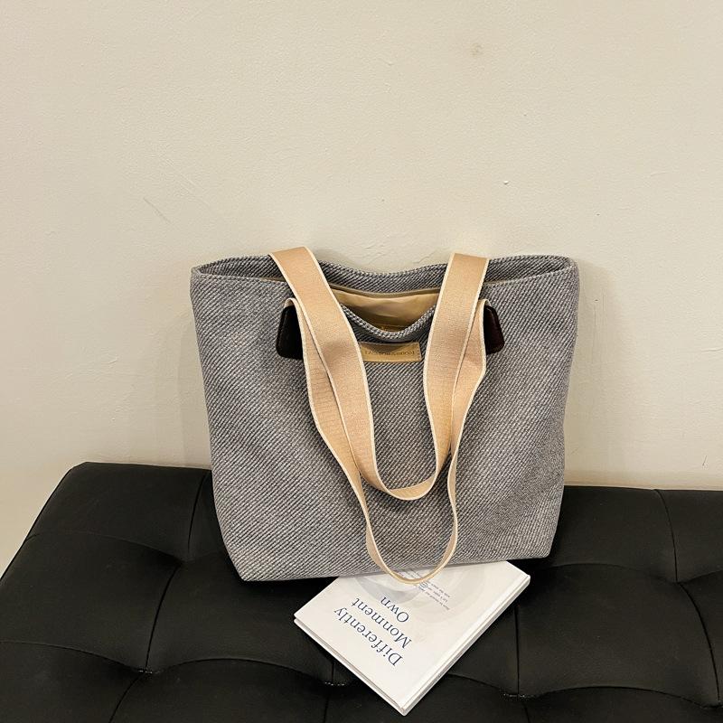 Autumn and Winter Woolen New Handbag Women's Large-capacity Casual Simple Shoulder Bag College Student Literary and Versatile Class Bag