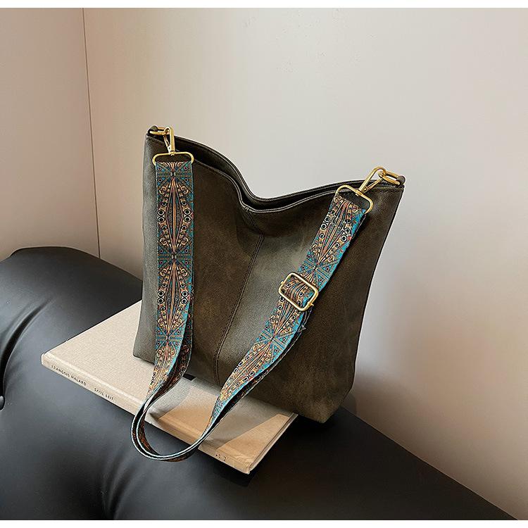 

Broadband bag, new fashion trendy and textured tote bag, summer large-capacity commuter bag серый