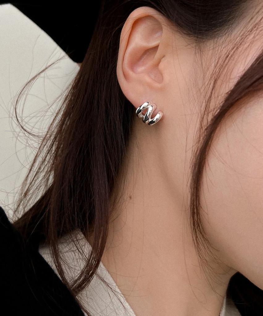 Korean Retro Multi-Circle Metal Stud Earrings for Women - Simple, Versatile, and Stylish Jewelry