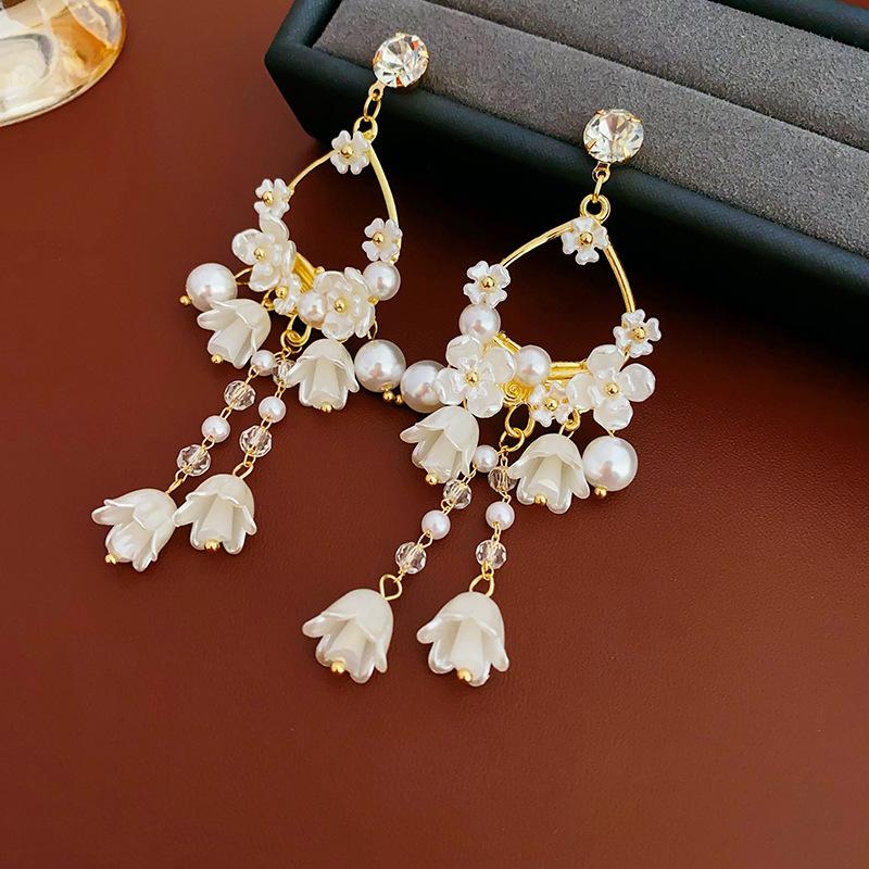 GemChic Women's New Elegant Diamond Set Flower Bell Pearl Fringe Earrings Ethnic Fashion Stud Earrings Birthday Christmas Jewelry Gift