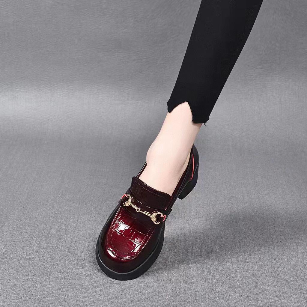 Women's single shoes spring new round head thick heel medium heel small leather shoes cow patent leather metal buckle low-top shoes