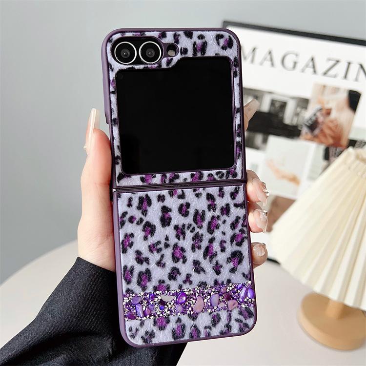 Applicable to Samsung ZFlip7 folding leopard print mobile phone case zflip6 plush splicing ZFlip5/4 anti-drop protective case